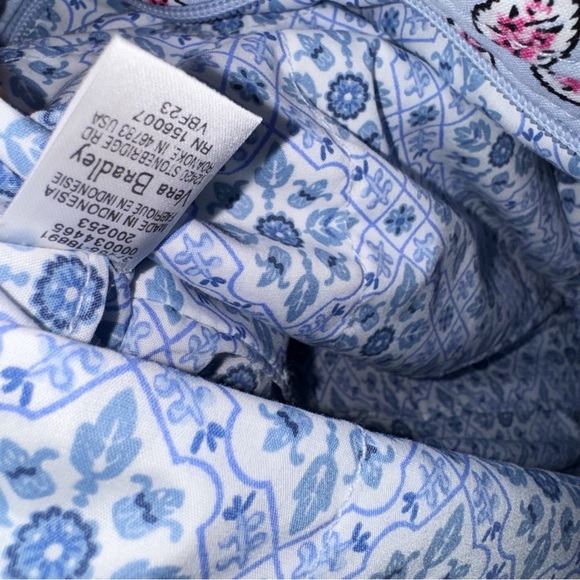 Vera Bradley Magnifique Leaf Tote And Turnlock Wallet - Picture 8 of 16